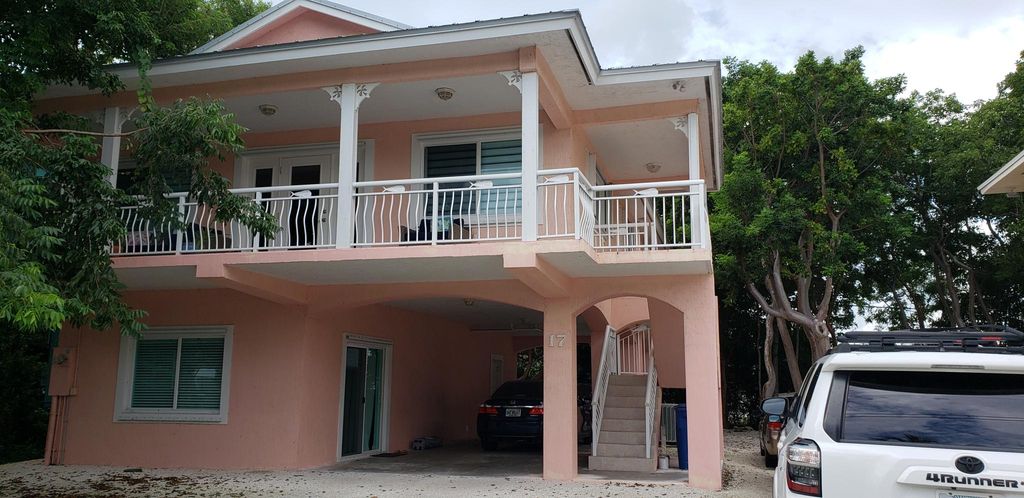 17 Miami Dr, Key Largo, FL 33037