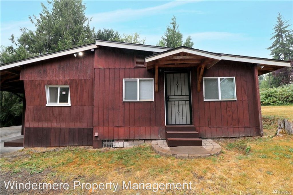 5885 W O St, Bremerton, WA 98312