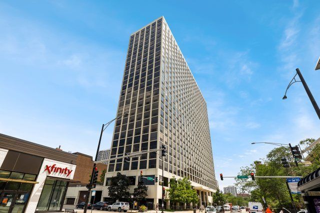 4343 N Clarendon Ave #1102, Chicago, IL 60613