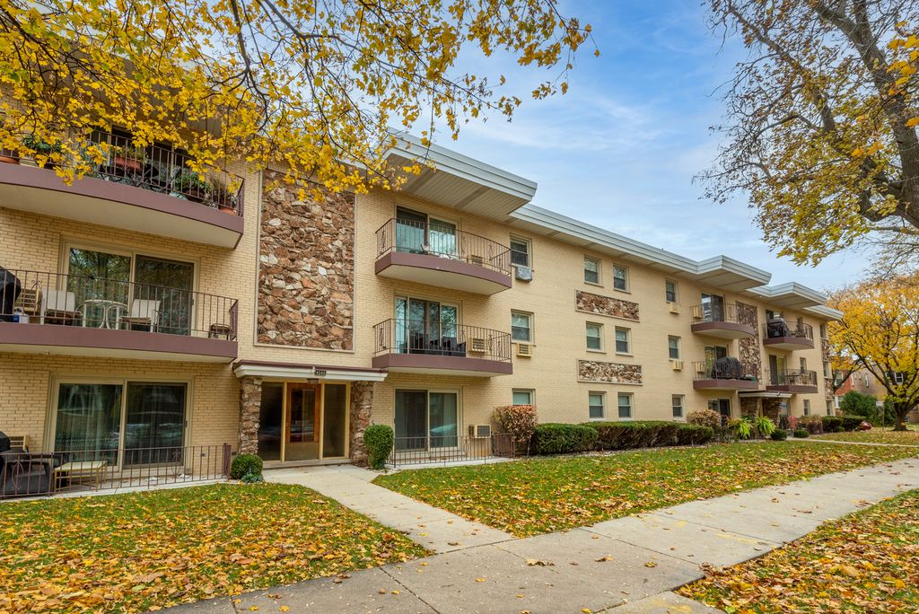 4545 N Long Ave #1C, Chicago, IL 60630