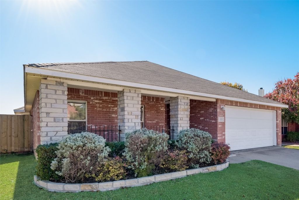4128 Fossile Butte Dr, Fort Worth, TX 76244