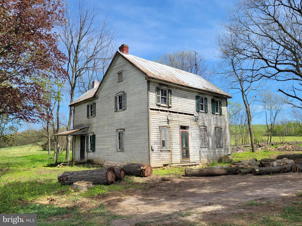 13821 Rd, Hagerstown, MD 21742 See Estimated Value