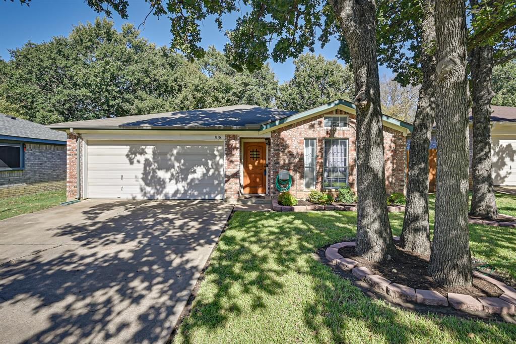 1116 Hidden Creek Dr, Mansfield, TX 76063
