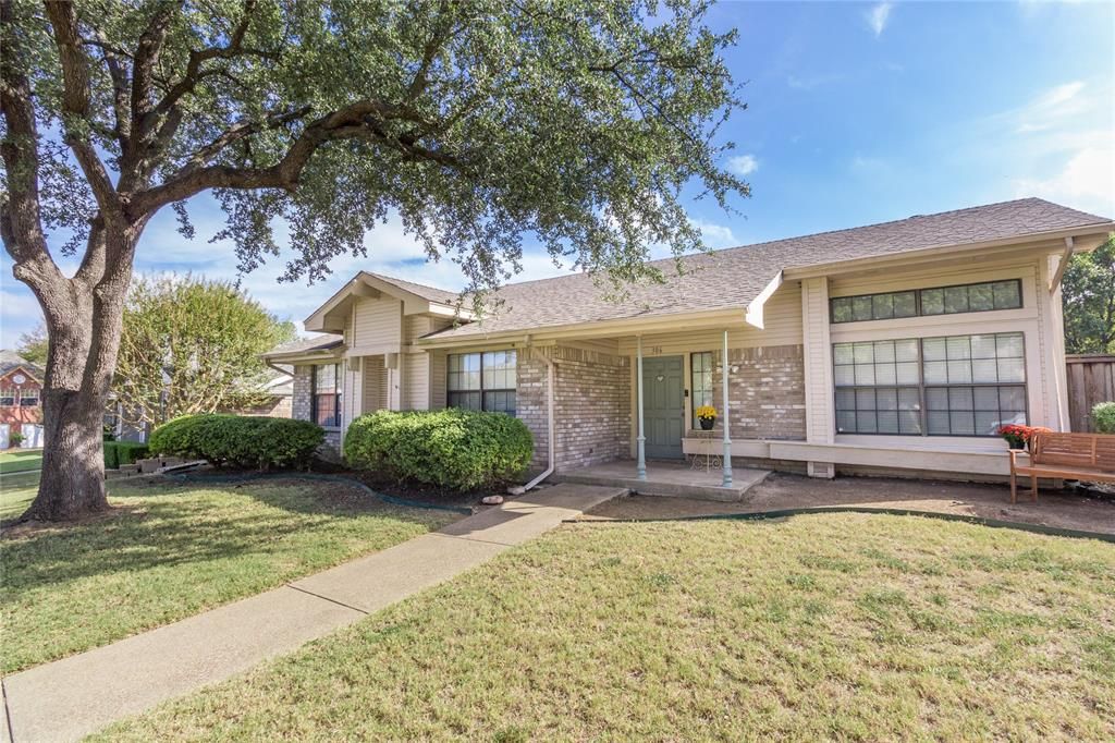 306 Hillside Ct, Garland, TX 75043