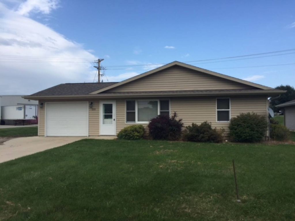 215 N Iowa St, Anamosa, IA 52205 Trulia