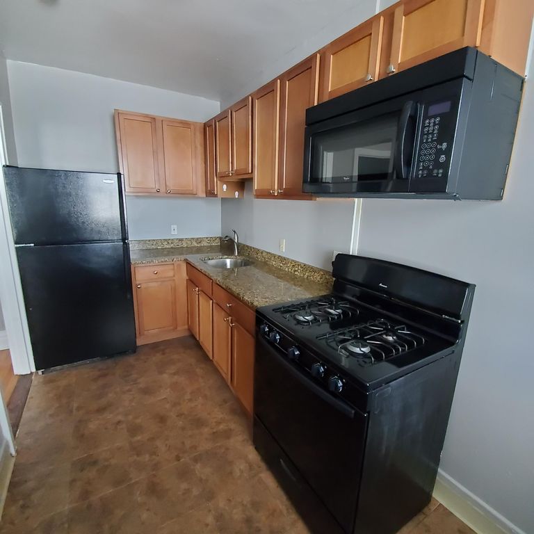5616 Pershing Ave, Saint Louis, MO 63112