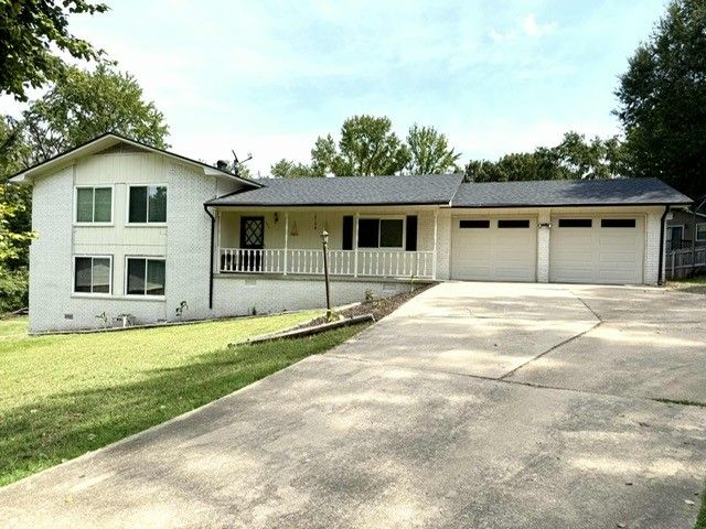 504 Dalewood Ct, Russellville, AR 72801