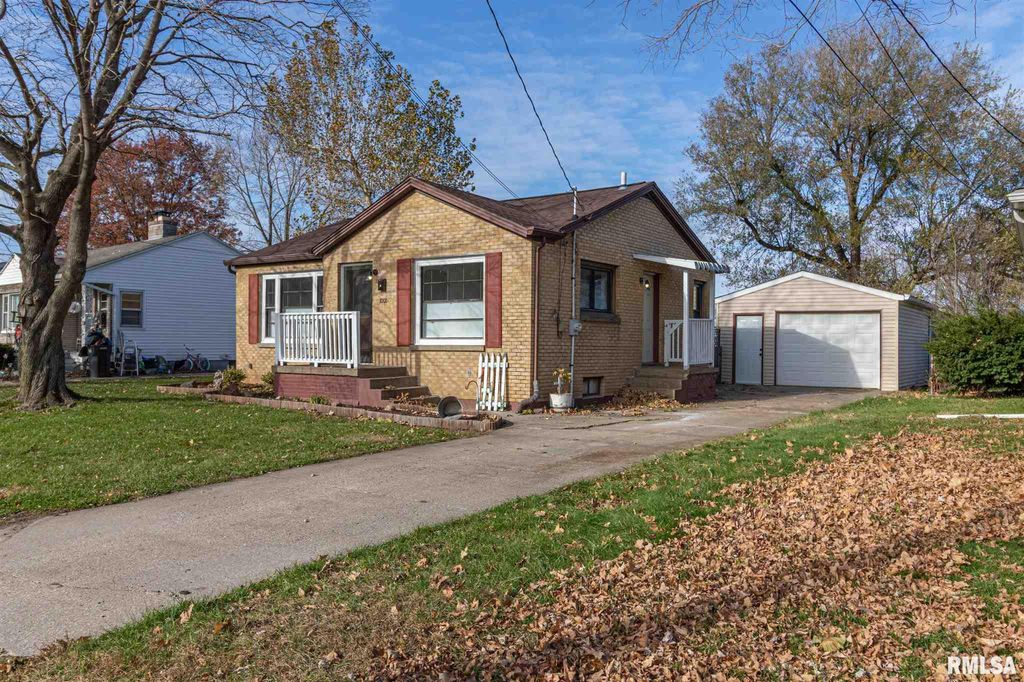 1001 Monroe St, Pekin, IL 61554