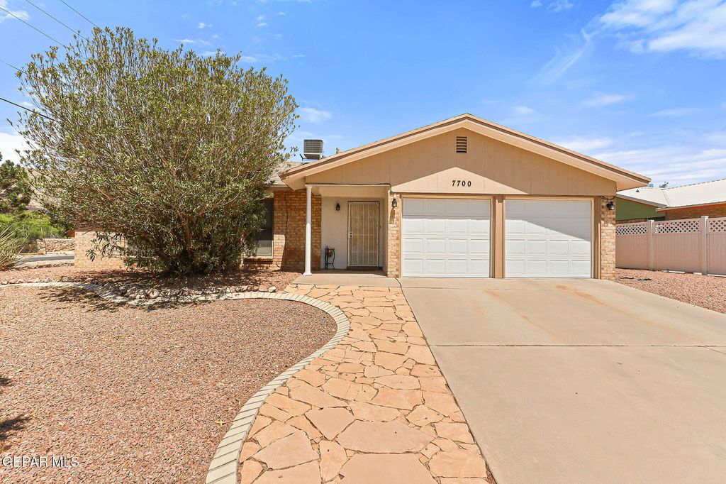 7700 Iroquios Dr, El Paso, TX 79912