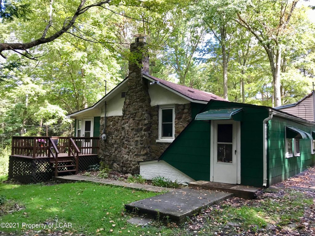 27 Glendale Ln, Drums, PA 18222