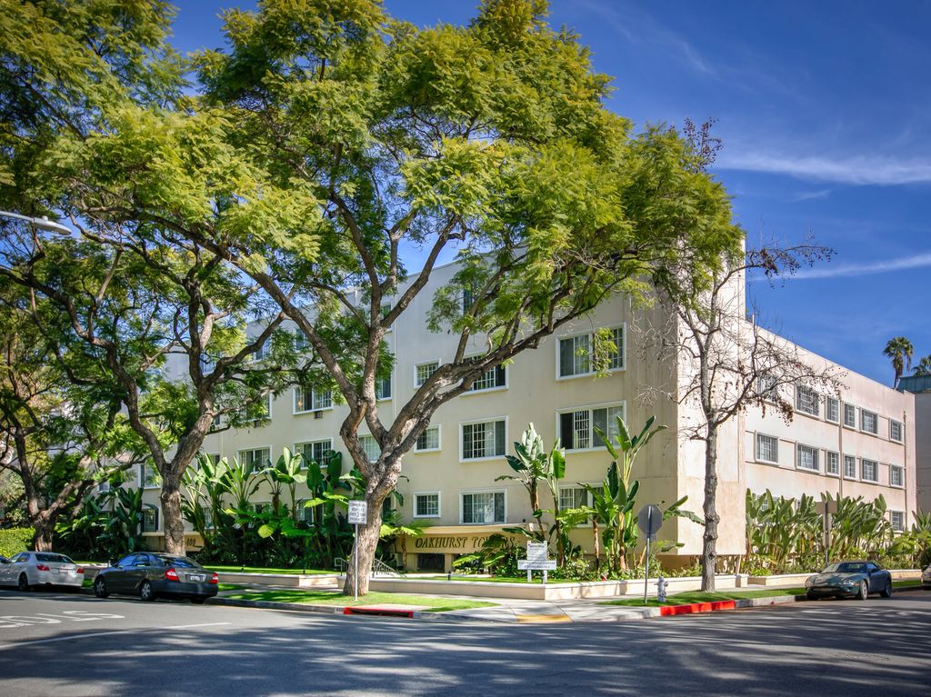 400 N Oakhurst Dr, Beverly Hills, CA 90210