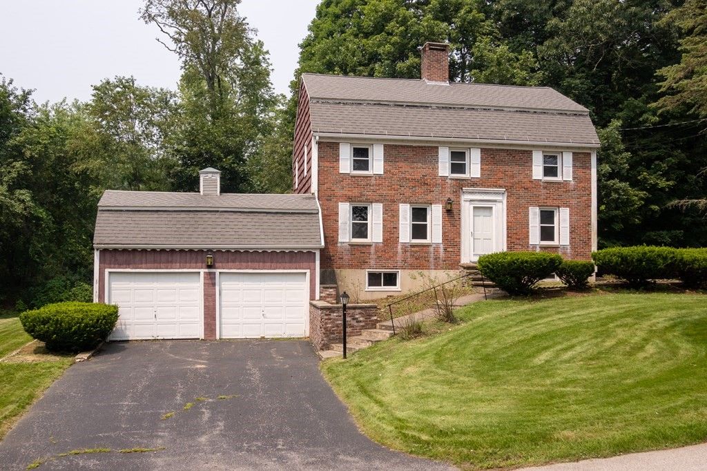 6 Mill Rd, Dudley, MA 01571