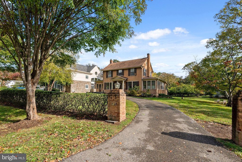 109 Forest Ave, Rockville, MD 20850