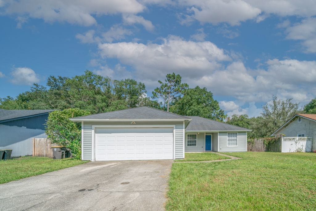6557 Arancio Dr W, Jacksonville, FL 32244