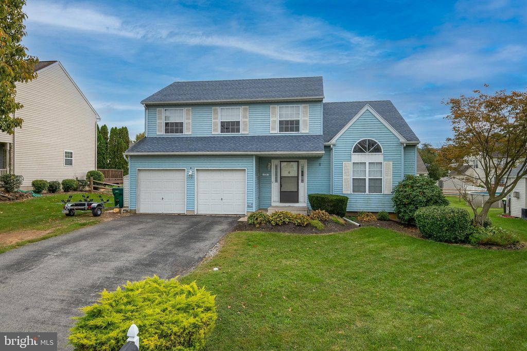 72 Via Dolorosa Dr, Blandon, PA 19510