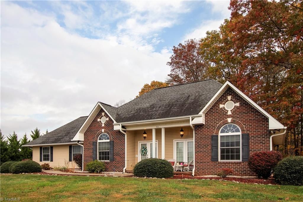 910 Carson Rd, Pilot Mtn, NC 27041 Trulia