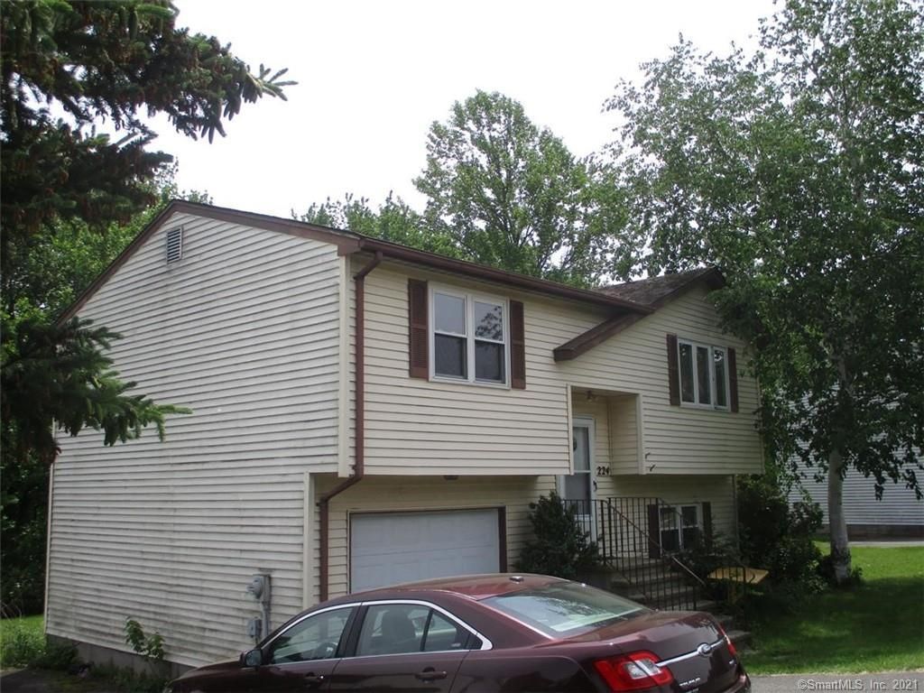 224 Cartpath Dr, Meriden, CT 06450