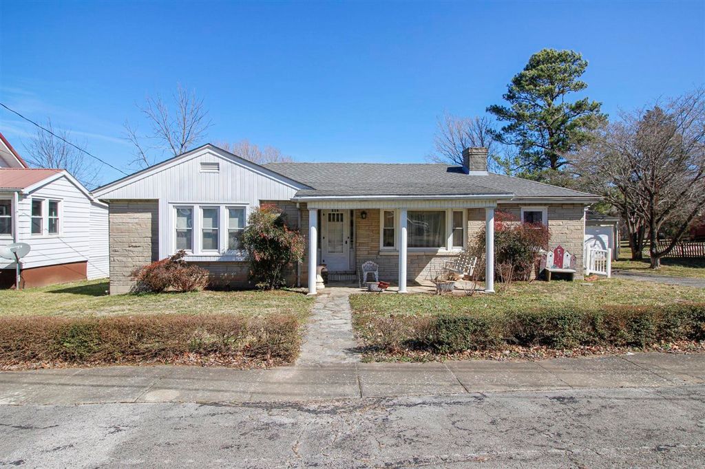 407 Owen St, Cave City, KY 42127