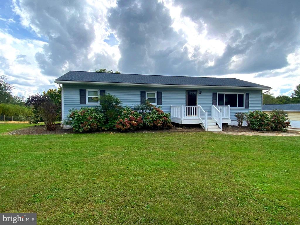 1123 Pouder Rd, Sykesville, MD 21784