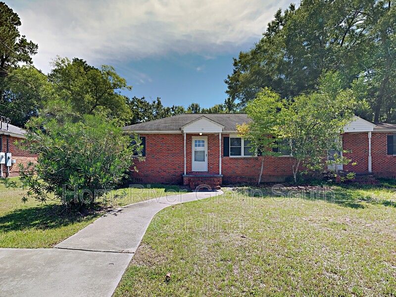 43 Willow Dr #A, Sumter, SC 29150