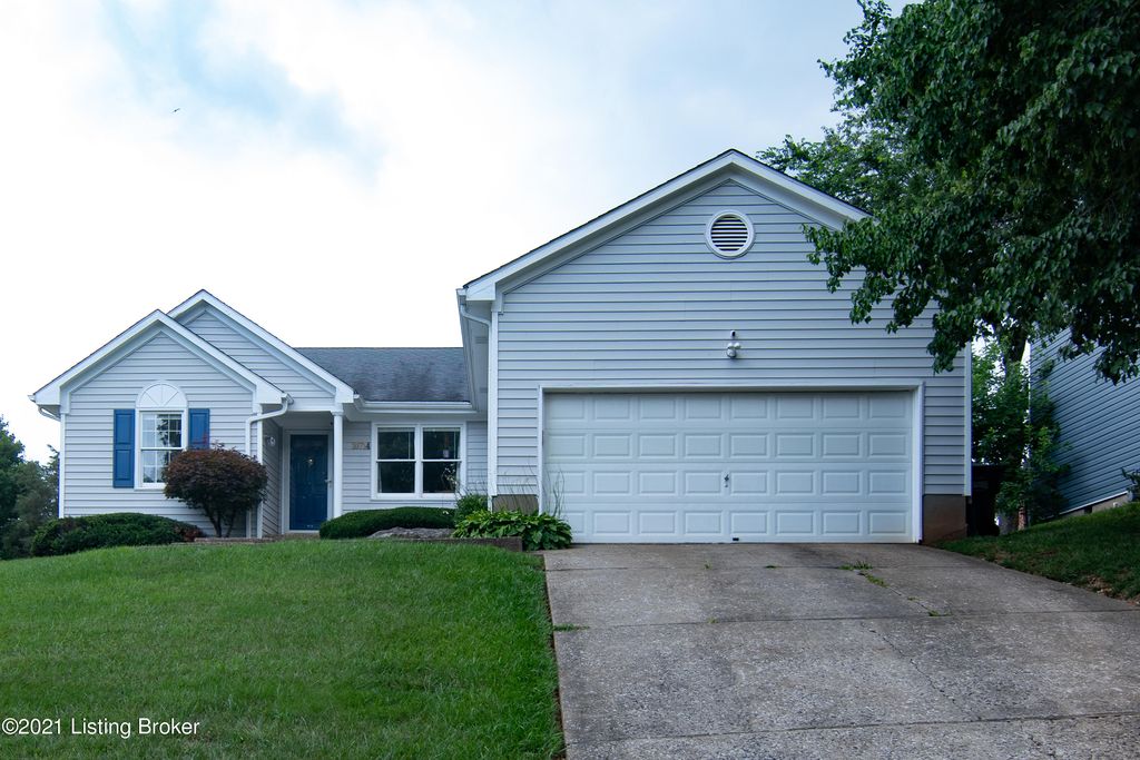 10714 English Oak Ct, Louisville, KY 40241