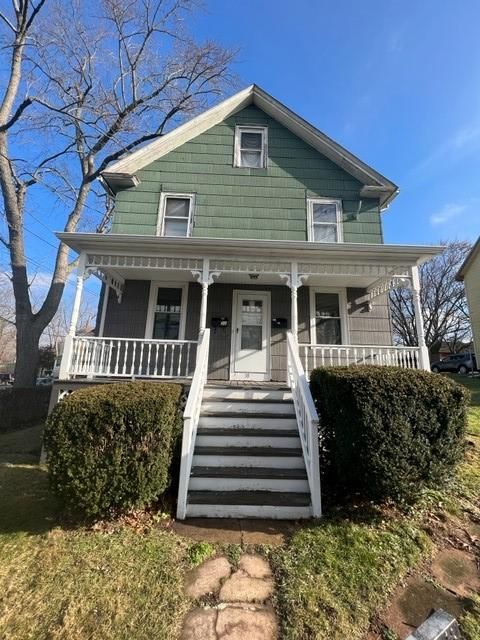38 Walnut St #1, Middletown, CT 06457