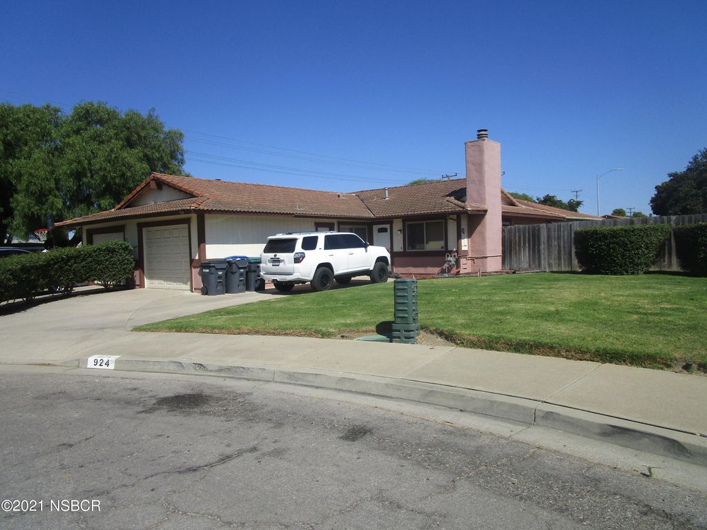 924 Oleander St, Lompoc, CA 93436