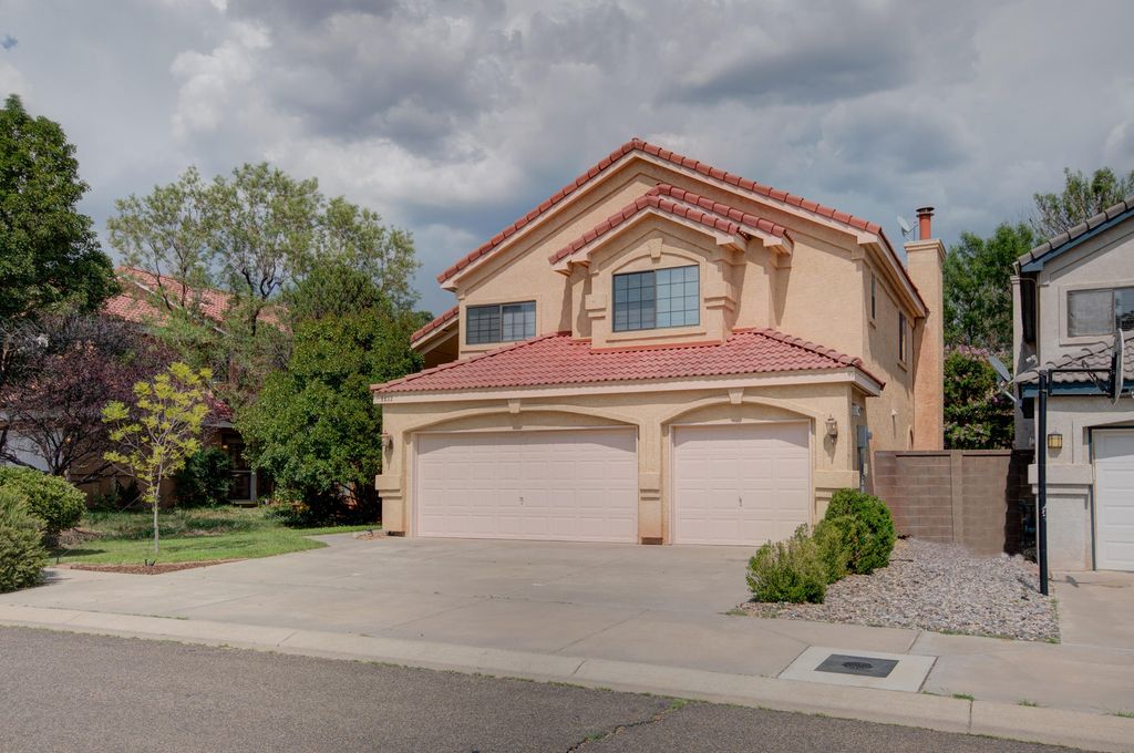 8432 Manuel Cia Pl NE, Albuquerque, NM 87122