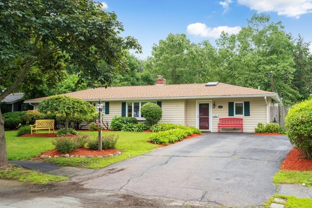 28 Colgate Rd, Beverly, MA 01915