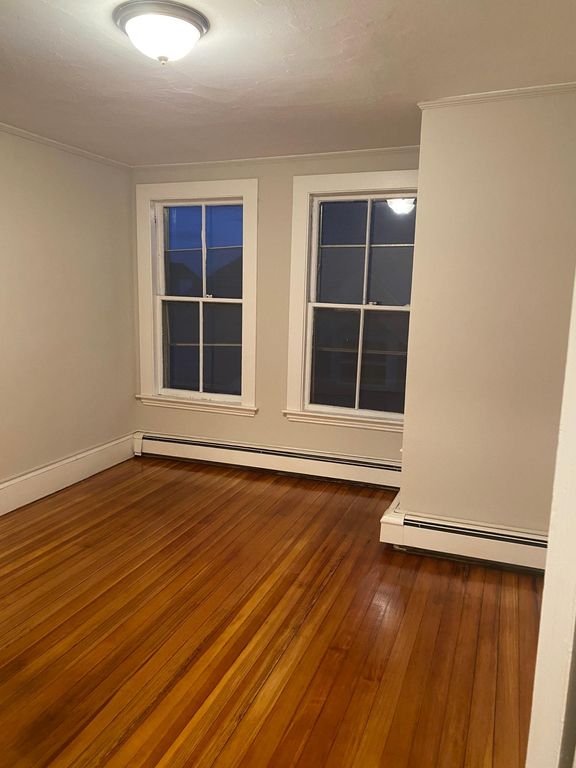 4 Bartlett St, Beverly, MA 01915