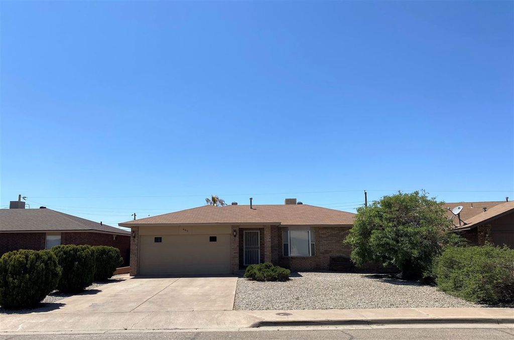 605 Mars Ave, Alamogordo, NM 88310