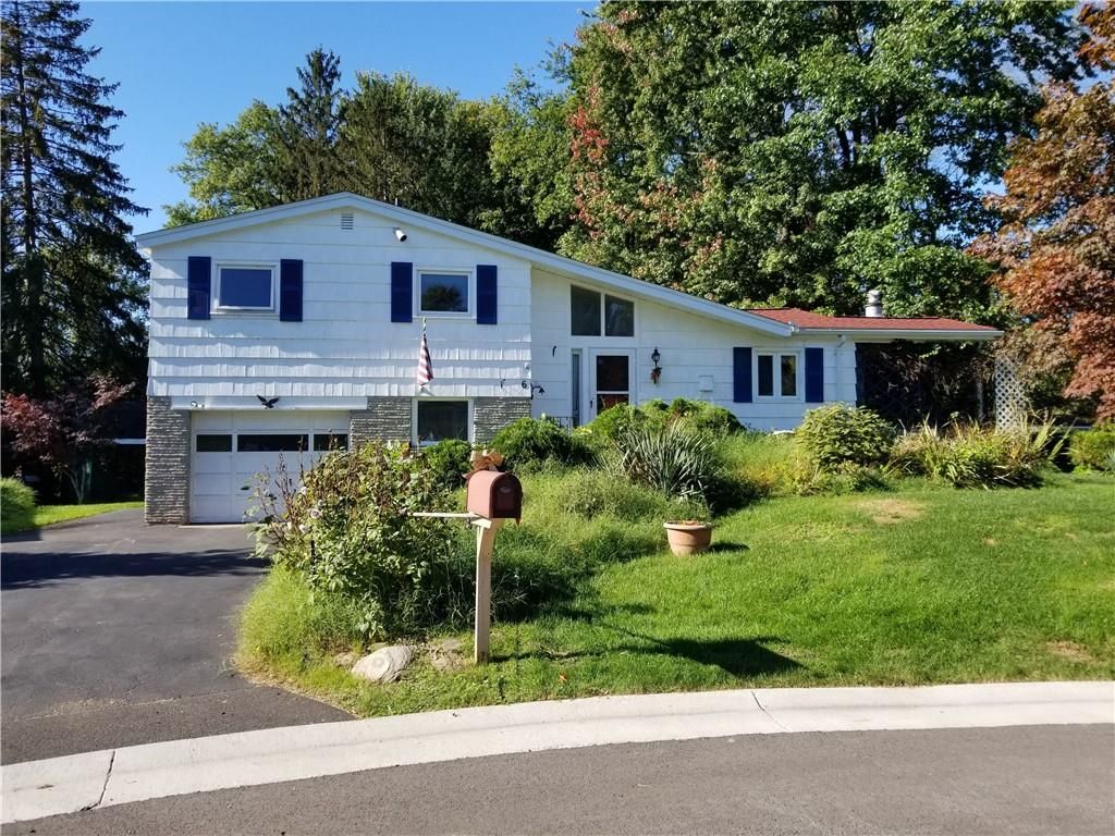 6 Garden Cir, Fairport, NY 14450