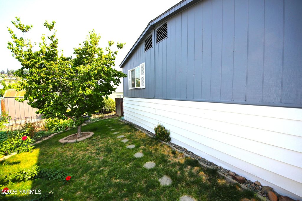 Photo 11 of 