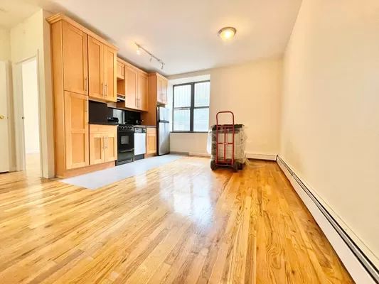 333 E 108th St #1A, New York, NY 10029