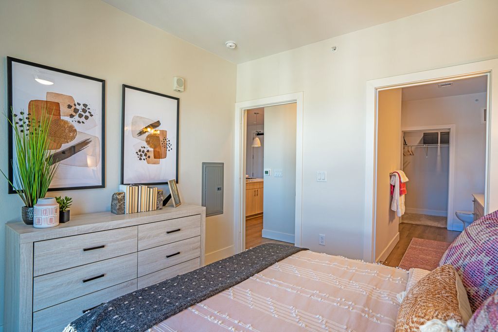 5495 W  10th Ave #317, Denver, CO 80214