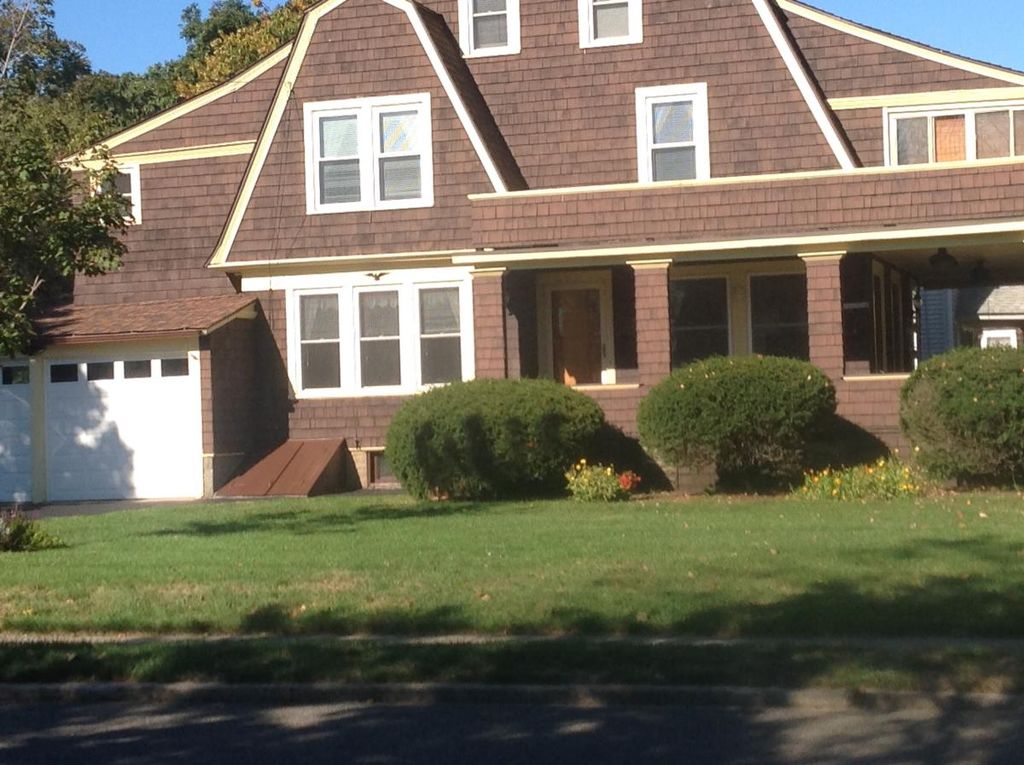 34 8th Ave, Milford, CT 06460