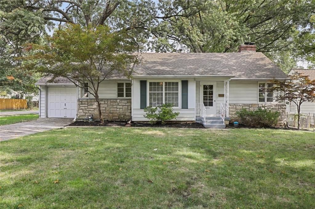 8001 Ward Parkway Plz, Kansas City, MO 2 Bed, 2 Bath SingleFamily