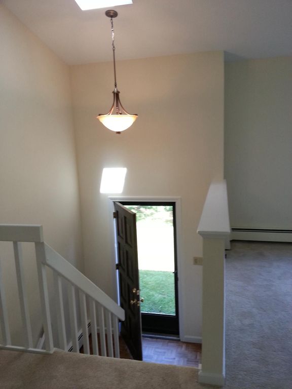 15 Hoskins Rd, Simsbury, CT 06070