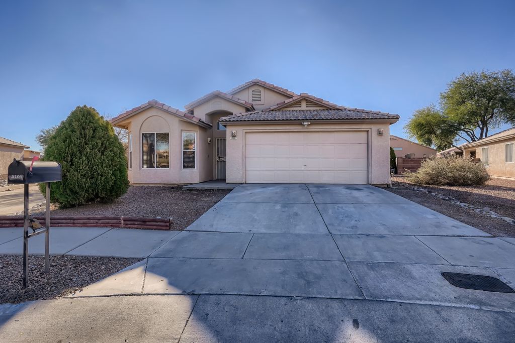 2197 W Silverbell Oasis Way, Tucson, AZ 85745