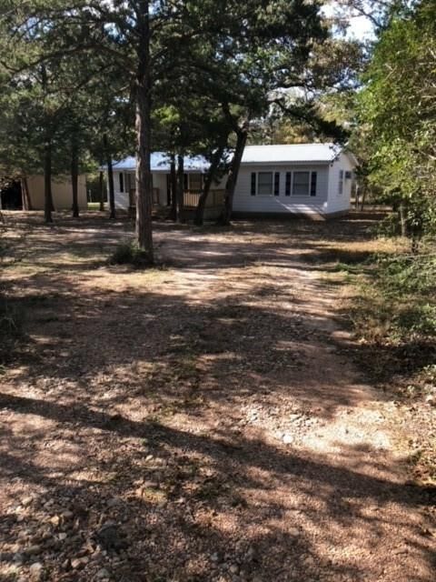 4205 Lomax Harmel Rd, Carmine, TX 78932
