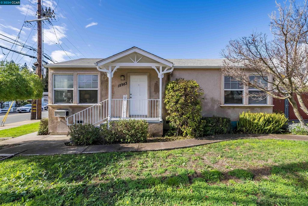 18983 Lake Chabot Rd, Castro Valley, CA 94546