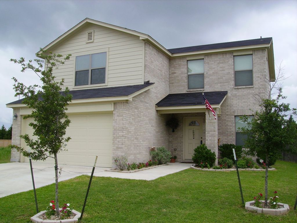 4402 Kings Canyon Dr, Taylor, TX 76574