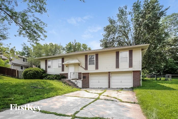 9205 E 84th St, Kansas City, MO 64138