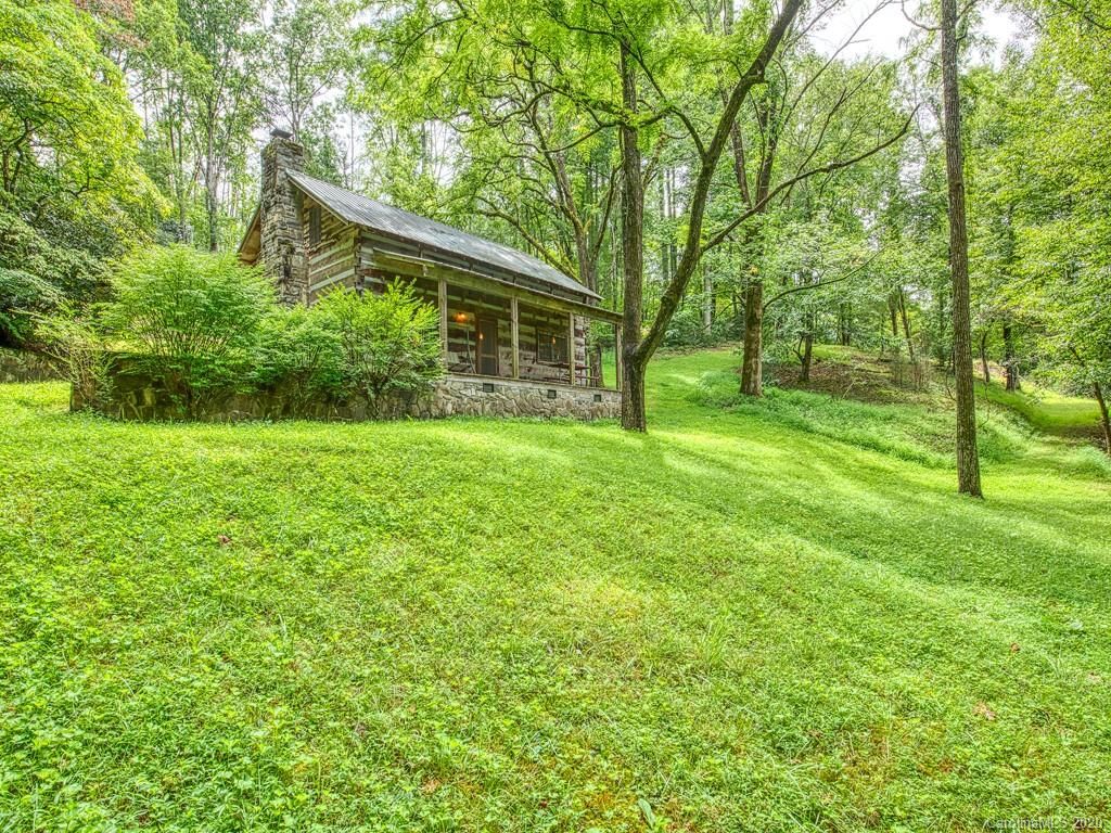 326 Old Soco Rd, Whittier, NC 28789 - 2 Bed, 1 Bath Single-Family Home