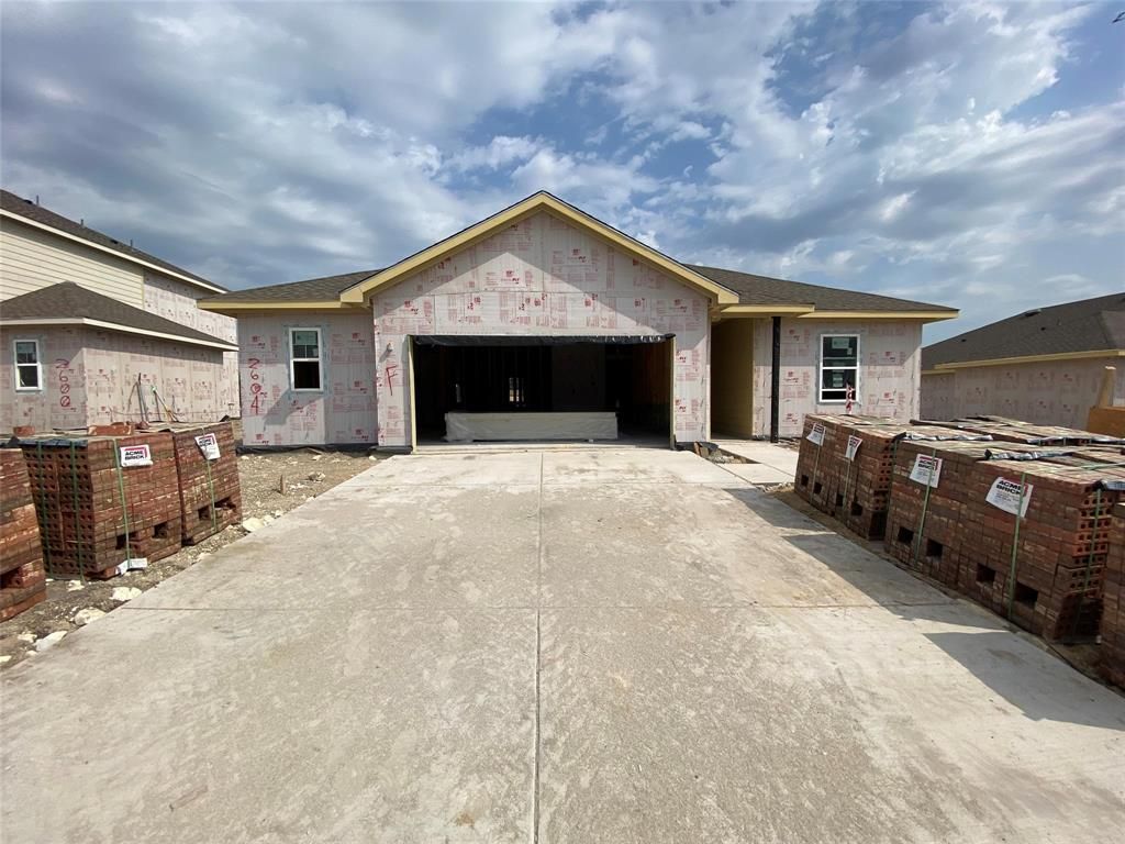 2604 Salado Creek Ln, Red Oak, TX 75154
