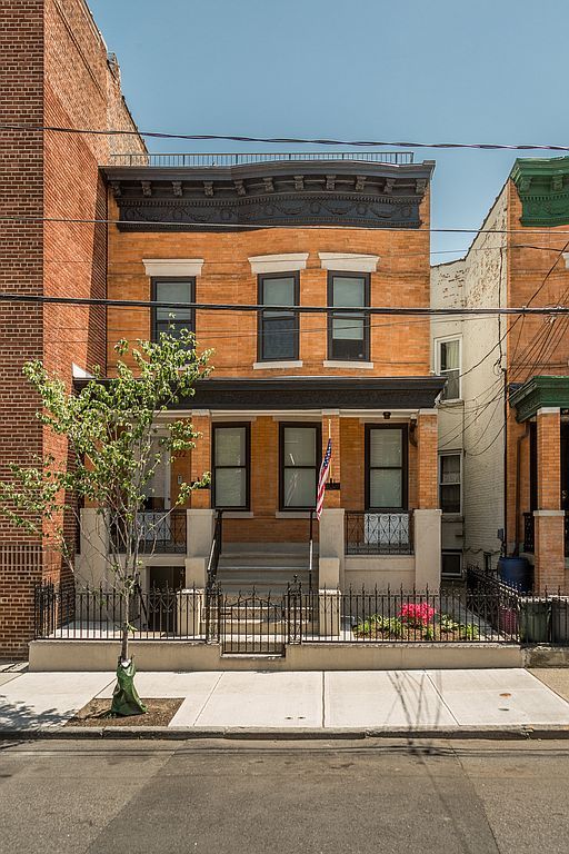 272 Ogden Ave, Jersey City, NJ 07307