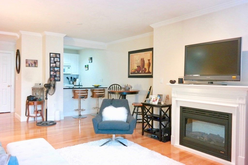 73 Chelsea St #104, Boston, MA 02129