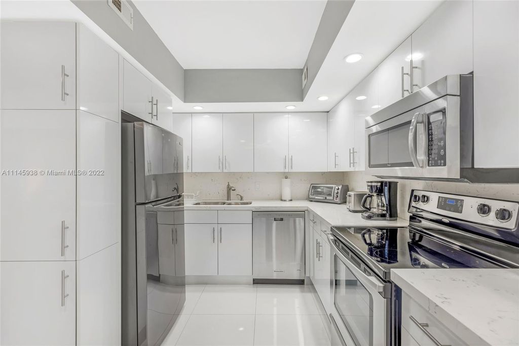 5600 Collins Ave #8D, Miami Beach, FL 33140