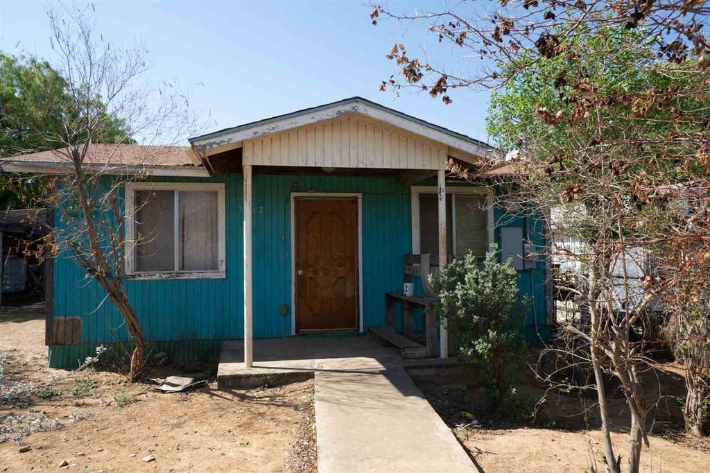 3217 Santa Clara St, Laredo, TX 78046