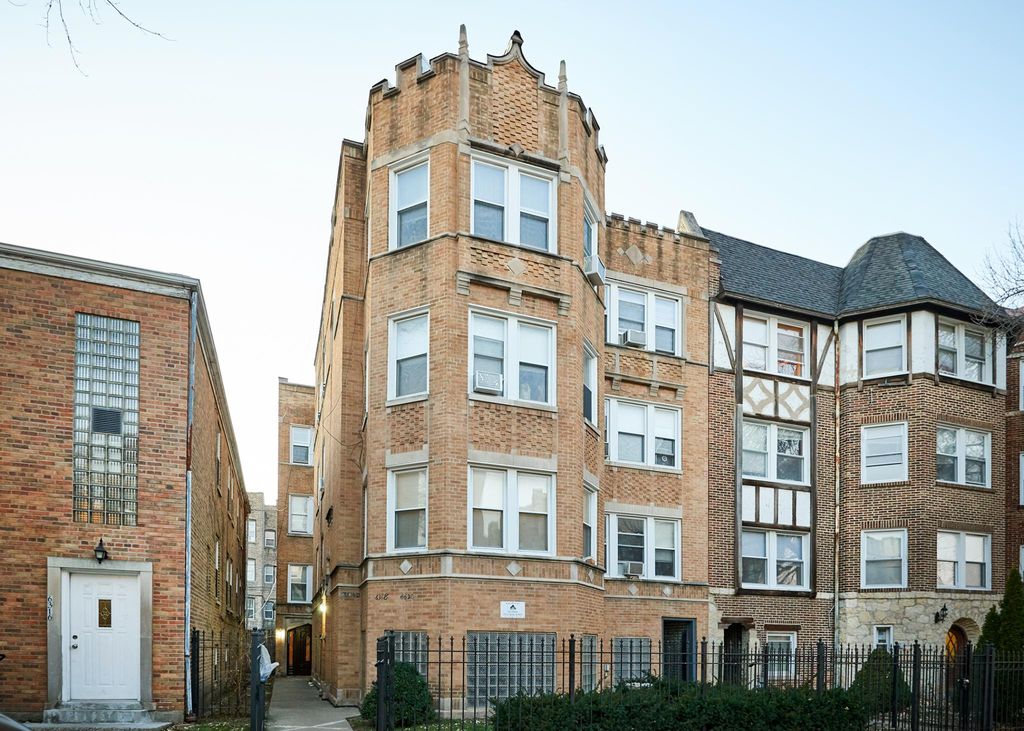 6318 N Mozart St #2R, Chicago, IL 60659